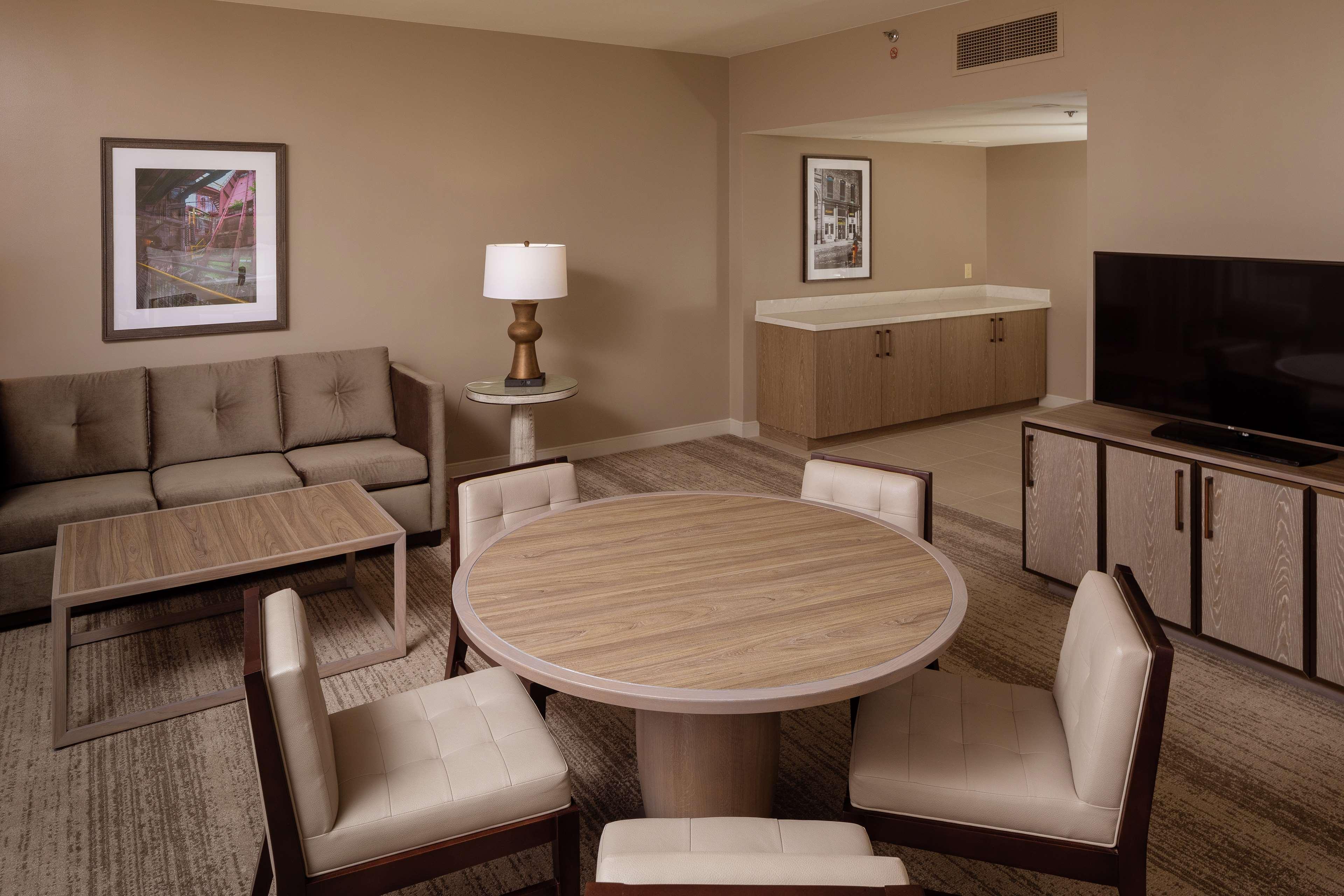 Hilton Downtown At Uab Hotel 4*